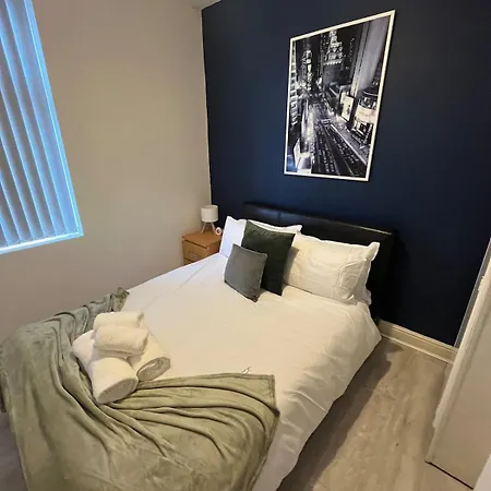 5 Bedroom House Bills Inc *