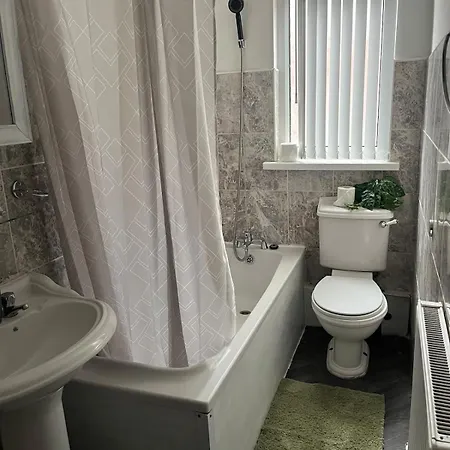 5 Bedroom House Bills Inc