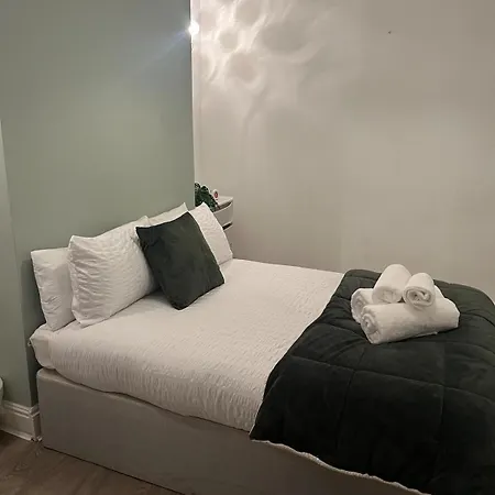 5 Bedroom House Bills Inc * Leeds (West Yorkshire)