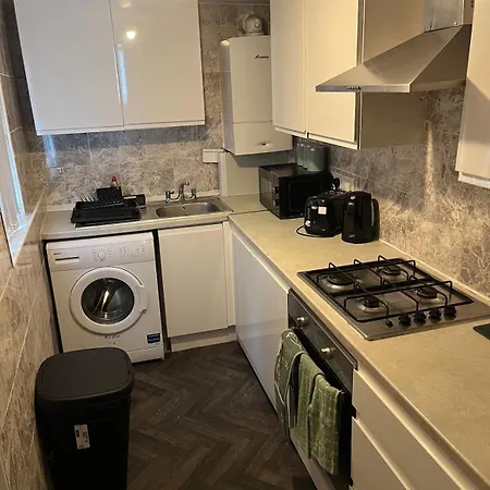 5 Bedroom House Bills Inc Holiday home Leeds (West Yorkshire)